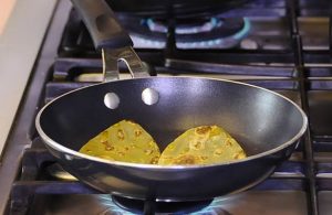 ¿A dieta? Aprende a preparar un delicioso nopal con queso y salsa de chile de árbol