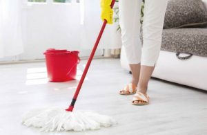 Si después de trapear tu casa huele a huevo, tal vez no estés realizando este quehacer de la manera adecuada