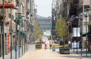 Cierran en su totalidad negocios y vialidades en Centro Histórico de la CDMX