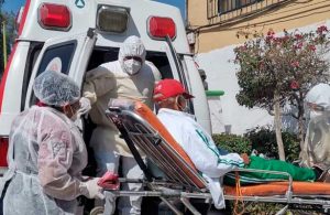 Familiares abandonan a abuelito por tener síntomas de Covid_19