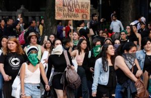 A Mon Laferte le gustaría que AMLO fuera recordado como el Presidente que rompió el pacto