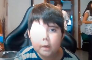 Gracias a usuarios de redes, pequeño con cáncer cumple su sueño de ser youtuber