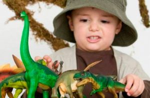 Estudio: Niños a los que les encantan los dinosaurios son más inteligentes