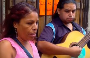 Mujer de Guanajuato canta como Shakira y se vuelve viral en redes