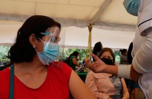 Primera semana de junio inicia vacunación para personas entre 40 y 49 años
