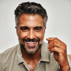 Revela Jaime Camil que no le interesa ver la serie de Luis Miguel