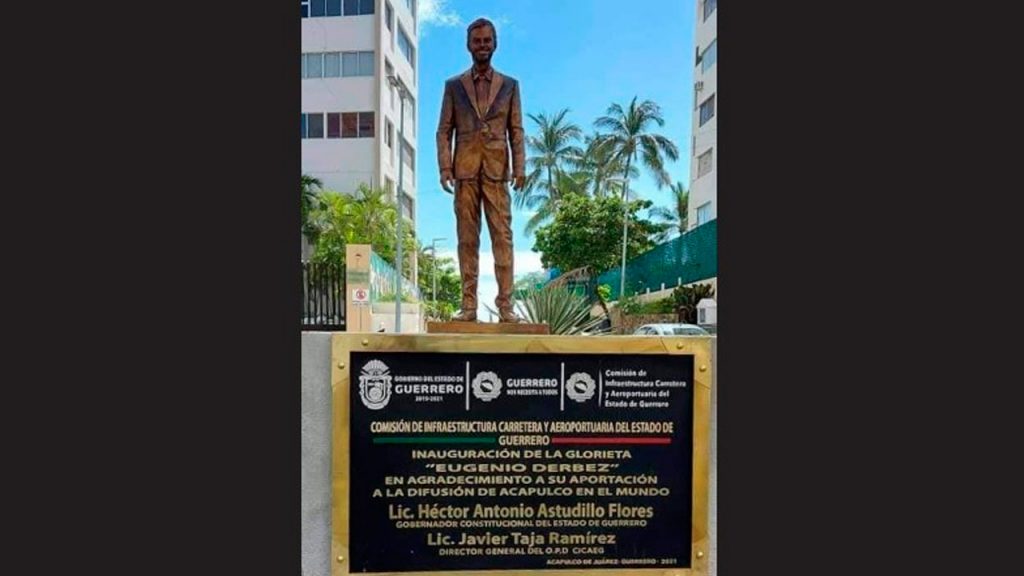 Vandalizan estatua de Eugenio Derbez en Acapulco y deciden retirarla