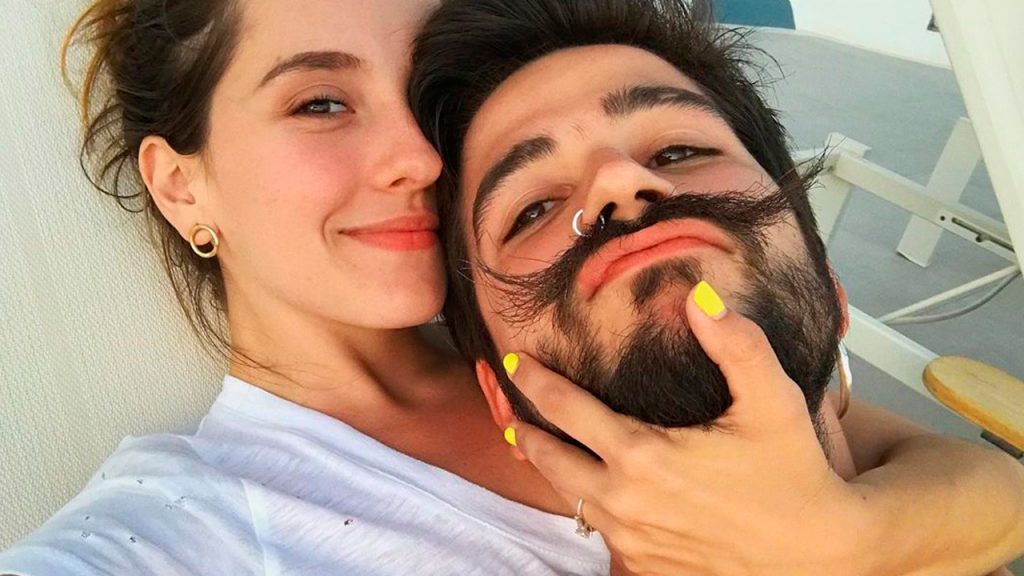 ¿Por qué el o la bebé de Camilo y Evaluna se llamará Índigo?