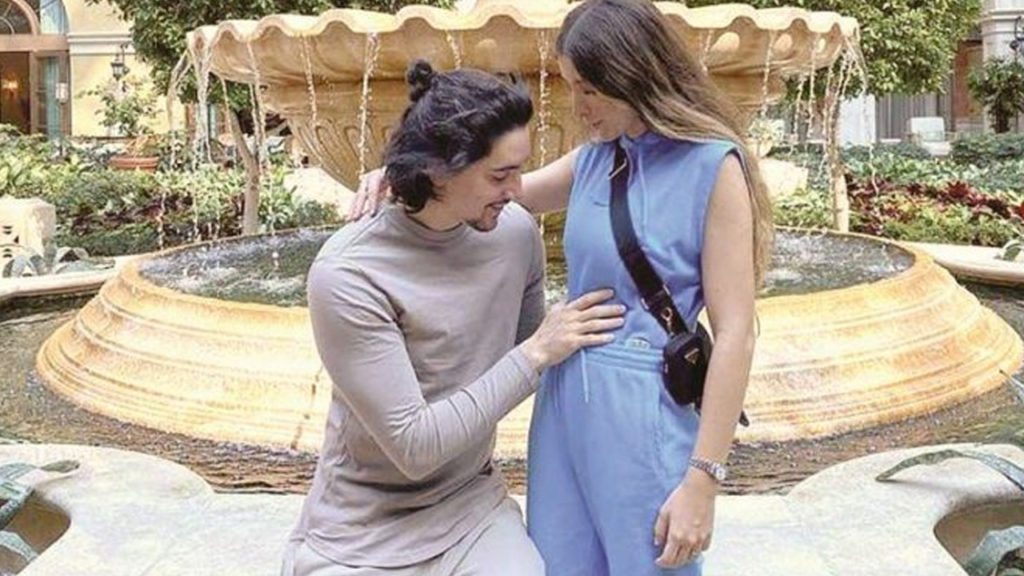 Alex Fernández enternece las redes con la foto que compartió de su esposa e hija