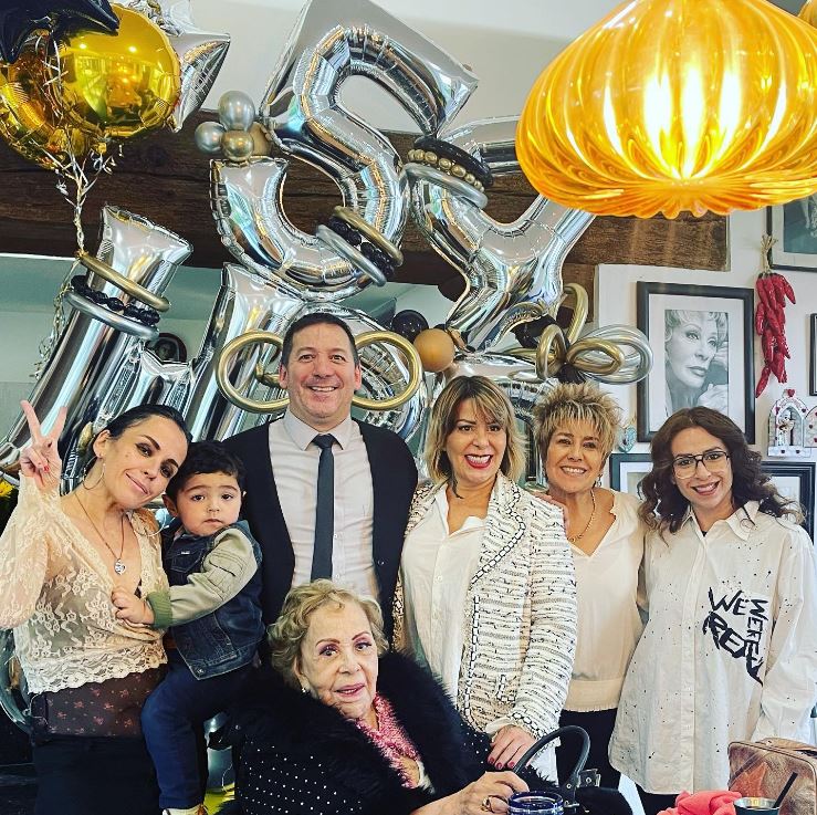 Alejandra Guzmán celebró su cumpleaños rodeada de su familia