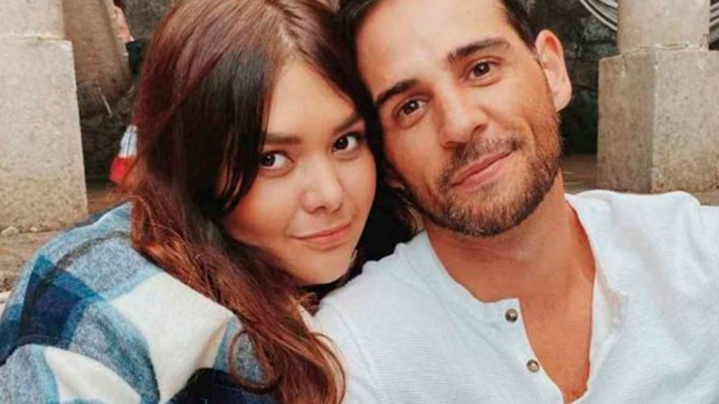 Yuridia revela que NO está embarazada y que todo se trató de una broma
