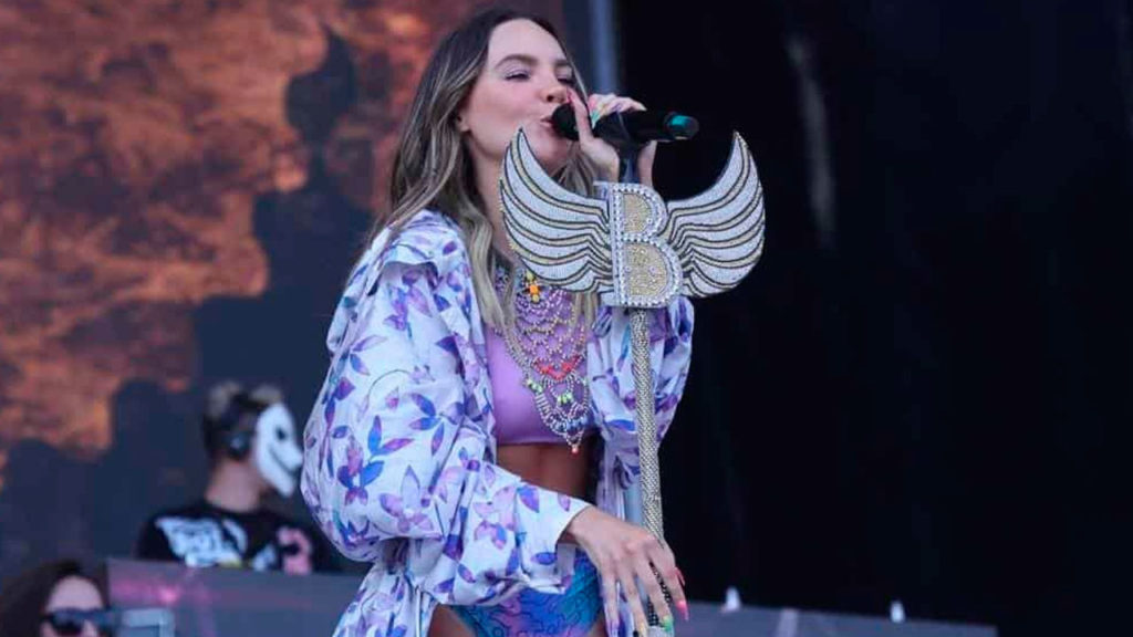 Belinda rindió tributo a Shakira cantando uno de sus temas ¿lo recuerdan?