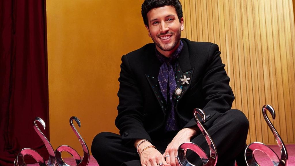 El cantante colombiano se llevó a casa el galardón de Mejor Artista Pop en los famosos Premios Heat 2023 en República Dominicana.
