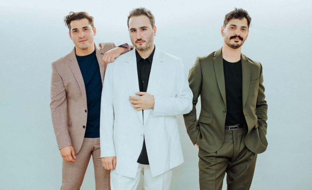 Reik recibe Certificación de Oro por "5 Estrellas" junto a Sech