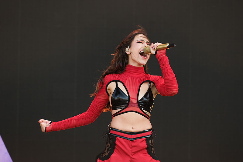Danna Paola hace cover de uno de los más grandes éxitos de Belanova, y ahora sus fans piden el regreso del grupo y una próxima colaboración.