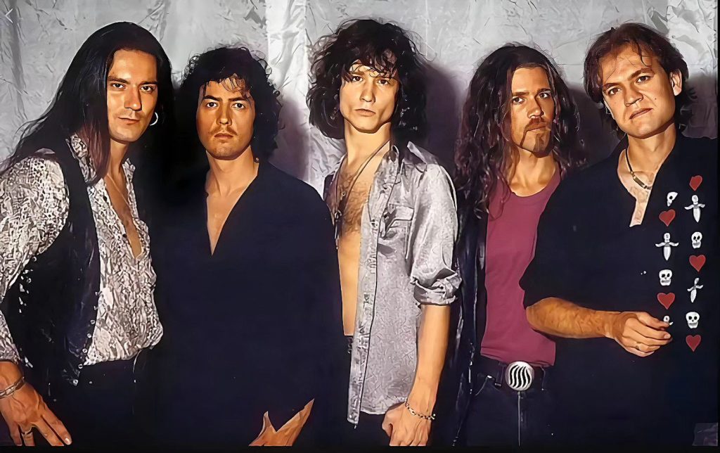 Enrique Bunbury revela datos sobre "Héroes del Silencio"