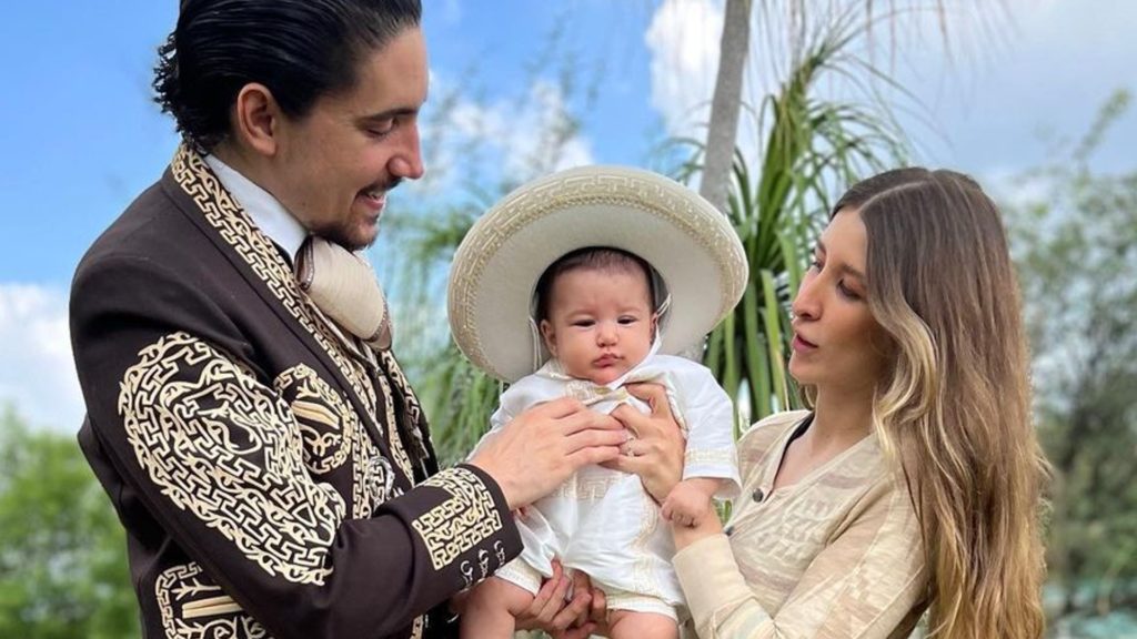 Alejandro Fernández y su esposa, Alexia Hernández pronto se convertirán en padres nuevamente y así dieron la noticia del sexo del bebé.