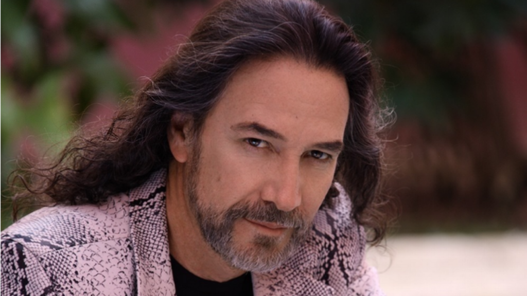 Beatriz Adriana, exesposa de Marco Antonio Solís afirma que el cantante se aprovechó de ella para darse a conocer y robarle sus propiedades.