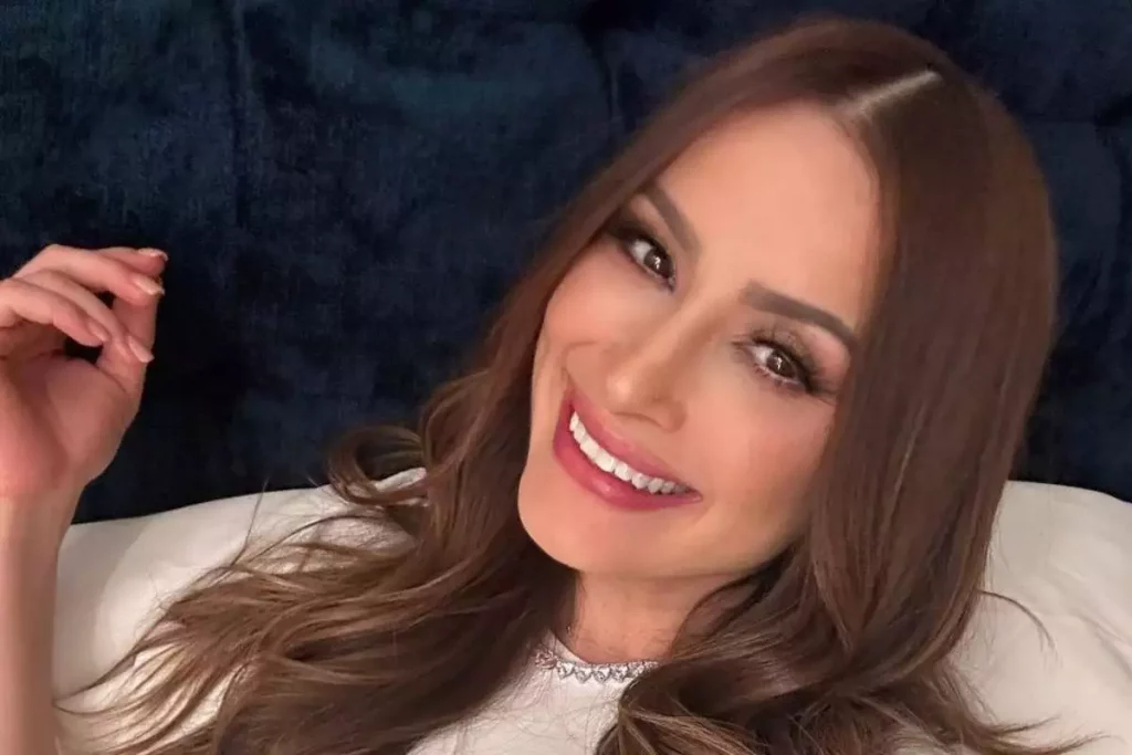 La ex conductora Cynthia Rodríguez compartió un video a pocos días del nacimiento de su hijo León, su bebé junto al cantante Carlos Rivera.