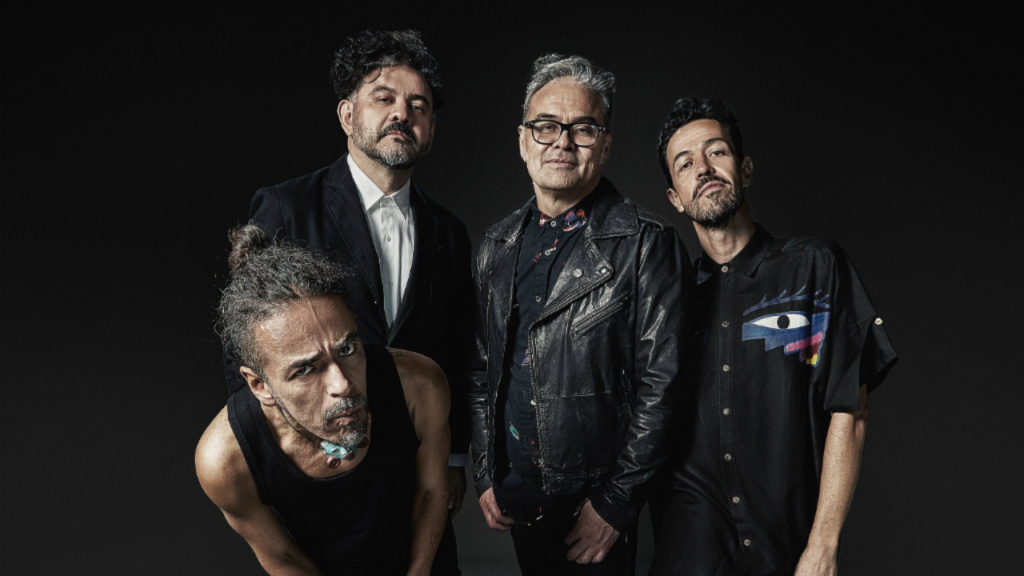 La banda mexicana, Café Tacvba recordó la importancia de los latinos, como una gran parte de la población estadunidense.