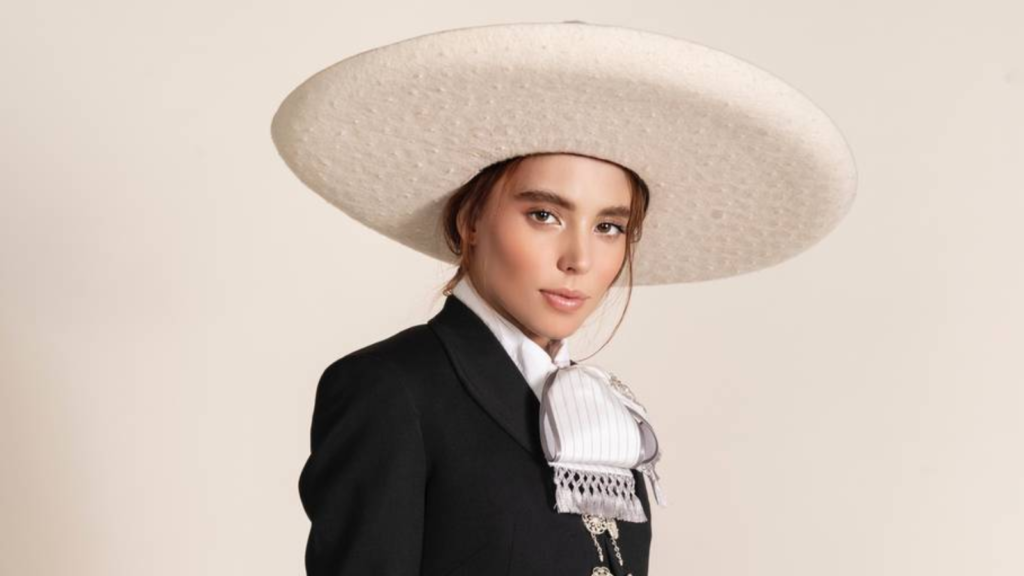 Muchos fanáticos aseguran que Majo Aguilar tiene gran parecido con su abuela, la famosa cantante de rancheras, Flor Silvestre.