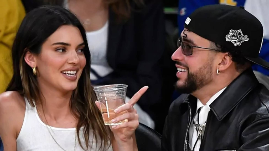 Bad Bunny y la famosa modelo Kendall Jenner debutan como pareja tras posar para una lujosa marca en su nueva campaña publicitaria.