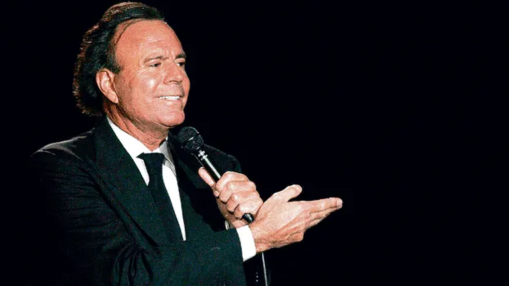 El cantante español, Julio Iglesias reapareció en sus cuentas oficiales de redes sociales con un mensaje de agradecimiento por su 80 cumpleaños.