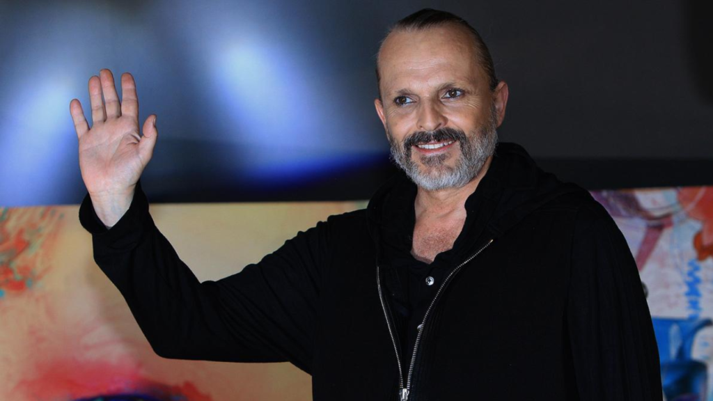 El famoso cantante español, Miguel Bosé ha confesado que tenía una gran química con una famosa mujer.