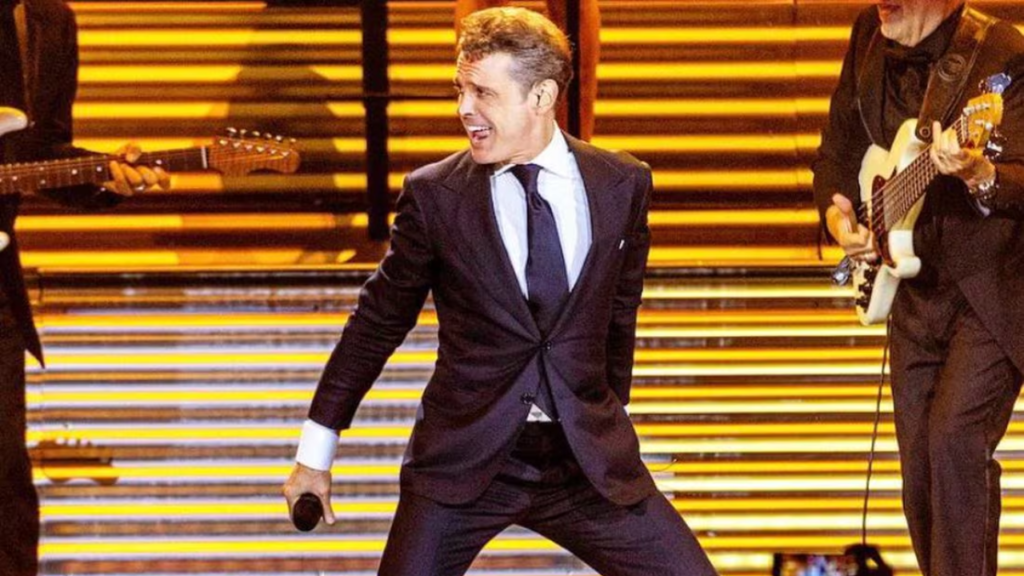 El famoso cantante mexicano Luis Miguel, donó 10 millones de pesos tras el paso del Huracán Otis en Acapulco, Guerrero.