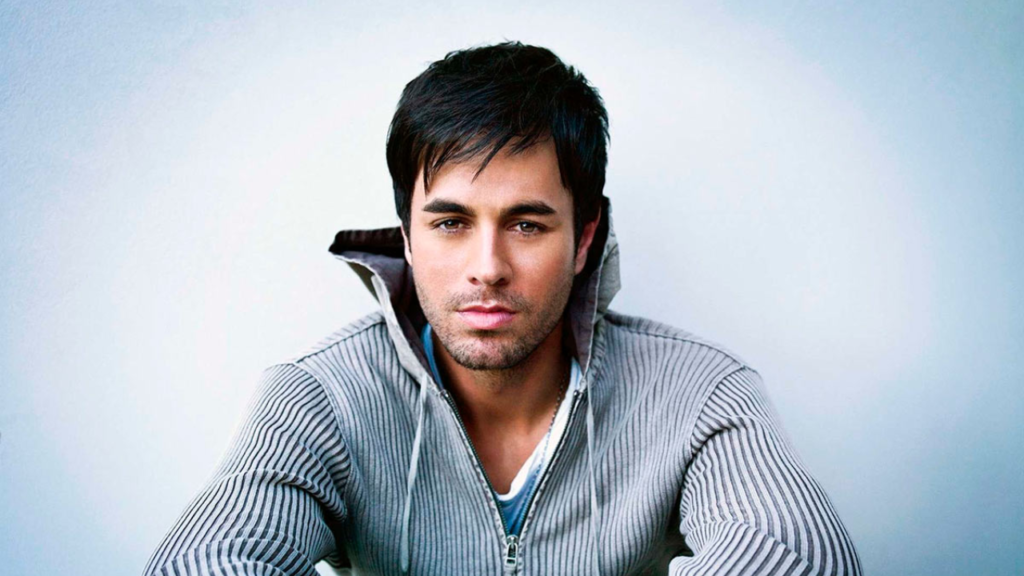 El famoso cantante español, Enrique Iglesias llegó a un acuerdo con una plataforma de entretenimiento para vender parte de su catálogo musical y los derechos de su imagen.