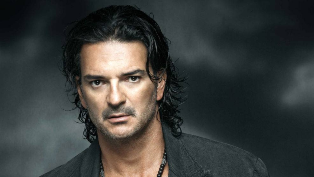 Ricardo Arjona dejó a sus seguidores sorprendidos al revelar que se tomará una pausa indefinida en su trayectoria musical.
