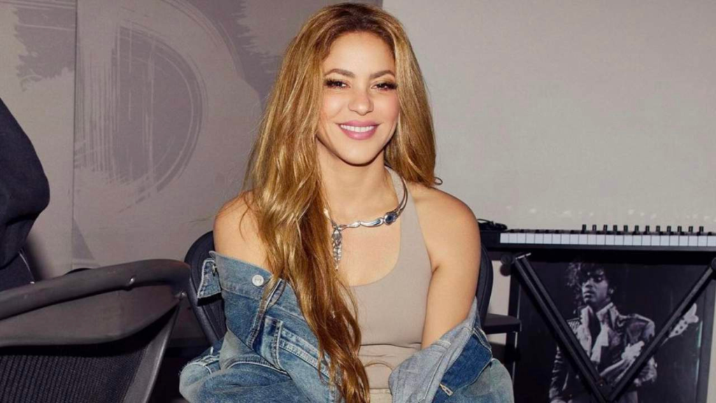 Según informes de medios españoles, la reconocida artista colombiana, Shakira, estaría inmersa en la preparación de un documental que relataría su vida.