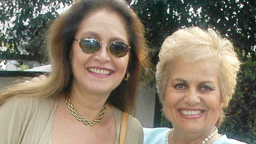 El mundo del espectáculo se encuentra de luto tras el fallecimiento de Tina Galindo, quien también compartió su vida con Daniela Romo. 