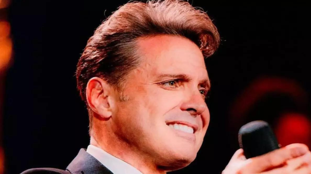El famoso cantante mexicano, Luis Miguel marcó el emotivo cierre de su exitosa gira y a su vez, recibió el Año Nuevo en unos de los lugares más exclusivos de la Riviera Maya.