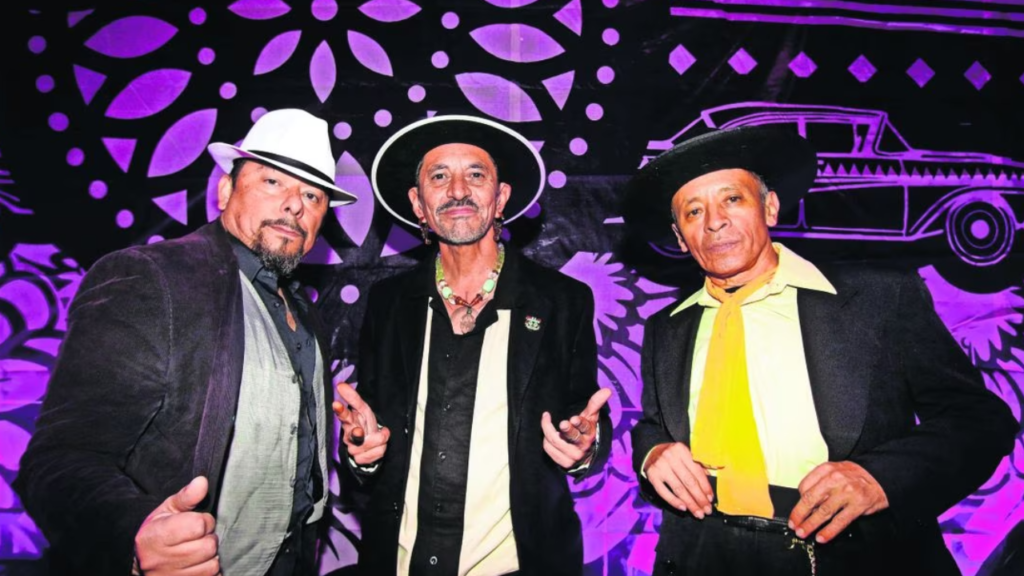 La Maldita Vecindad ha anunciado la hospitalización de su vocalista, Roco Pachukote, debido a una severa intoxicación.