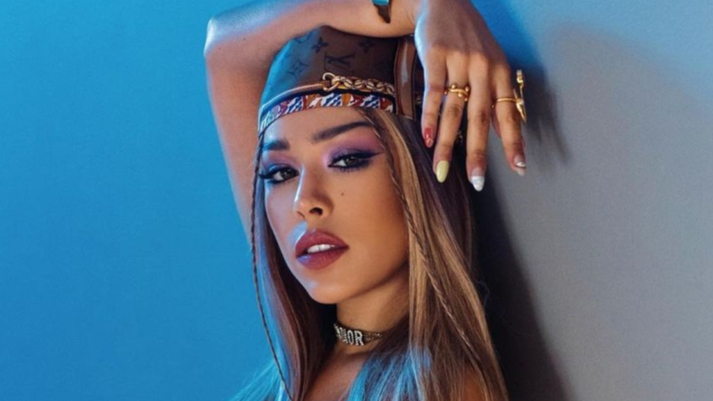 Danna Paola ha sido tema de conversación reciente debido a un conflicto en redes sociales con una usuaria que ya utilizaba el username @danna