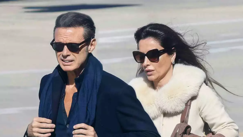 El padre de Paloma Cuevas, Victoriano Valencia, ha compartido detalles sobre la relación de su hija con el famoso cantante Luis Miguel.