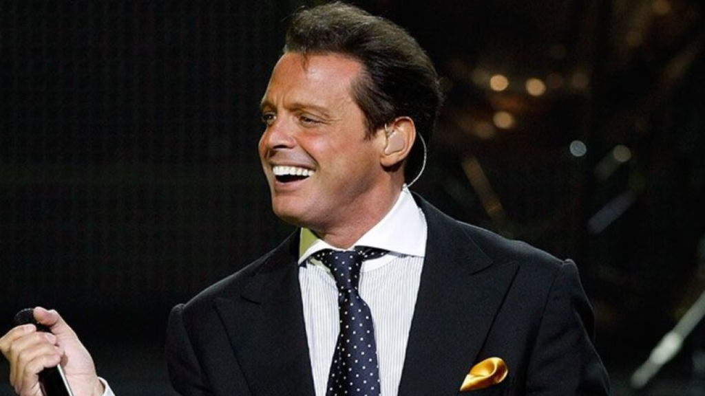 "El Sol de México", Luis Miguel, se ha coronado como el artista líder en el Pop Star Power Rankings de Bloomberg.