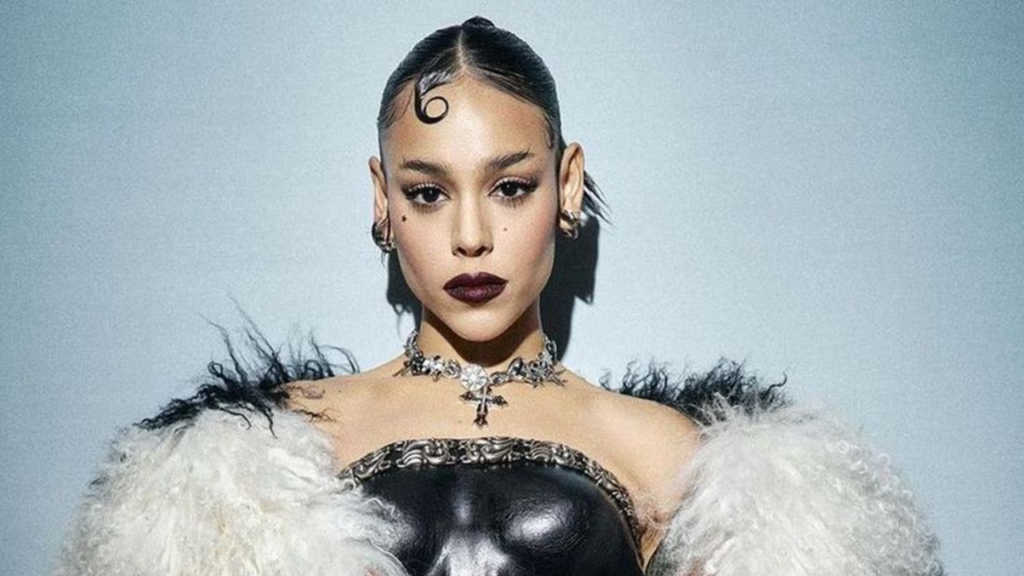La talentosa cantante mexicana, Danna Paola, finalmente ha dejado entrever detalles sobre su tan esperado séptimo álbum de estudio.