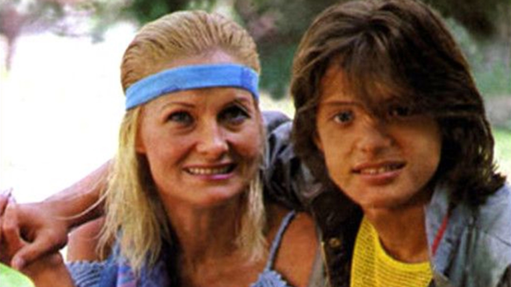 En una entrevista reveladora, Lorena Della Torre, prima de Luis Miguel, confirmó el paradero de la mamá del cantante, Marcela Basteri.