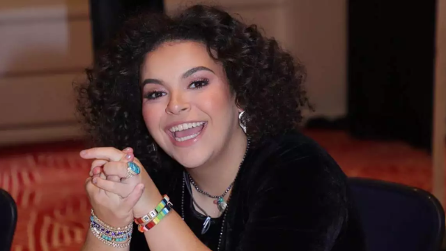 La joven cantante Lucero Mijares, hija de Lucero y Manuel Mijares, ha cautivado al público con su talento y carisma en un famoso reality.