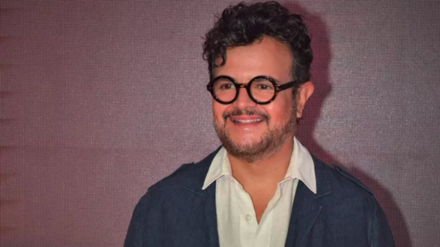 Aleks Syntek ha generado gran controversia en las redes sociales al expresar su desaprobación hacia las letras en la música banda. 