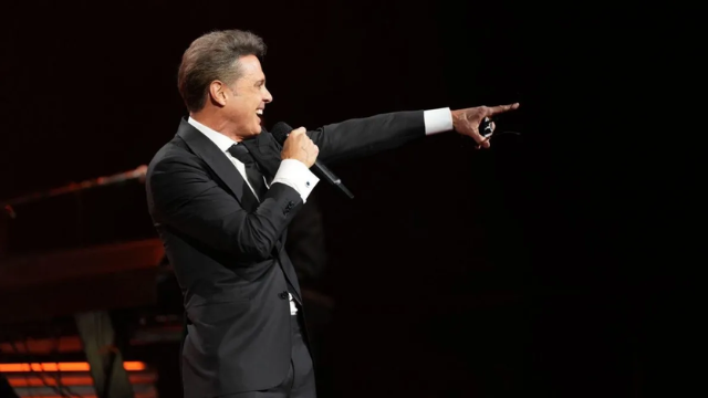 Luis Miguel ha consolidado su posición en la cima de la industria musical al superar a artistas de renombre como Karol G y Madonna.