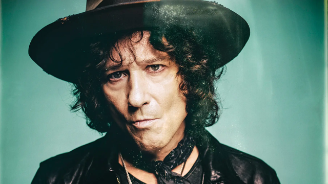 Enrique Bunbury reveló su rechazo a las grandes plataformas de streaming por el número de vistas que se clasifican las canciones.