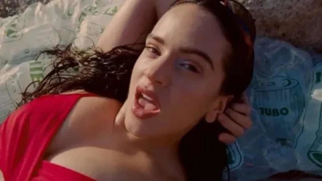 ¡Rosalía rompe récords con "Despechá"! Un billón de reproducciones la convierten en la reina del streaming.