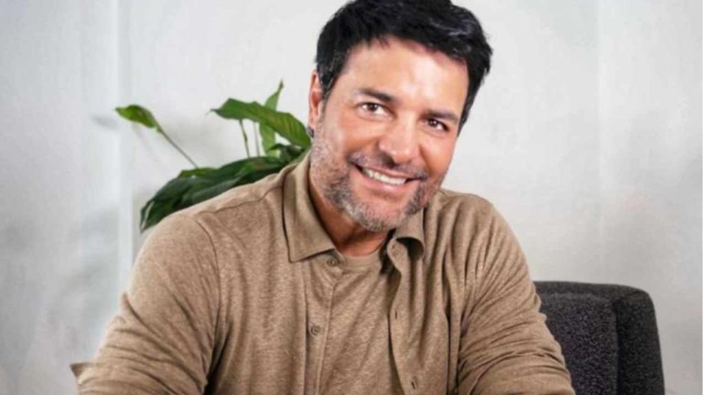 ¡Chayanne se autoproclama "El Papá de Latinoamérica" y enloquece las redes!