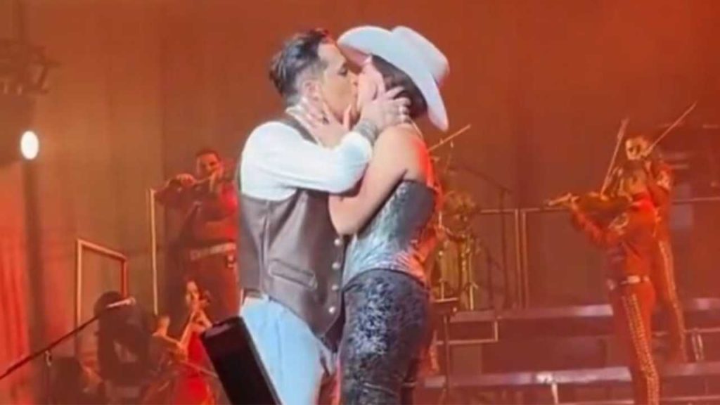 ¿Ángela Aguilar y Christian Nodal se casaron en Italia con la bendición del Papa Francisco?