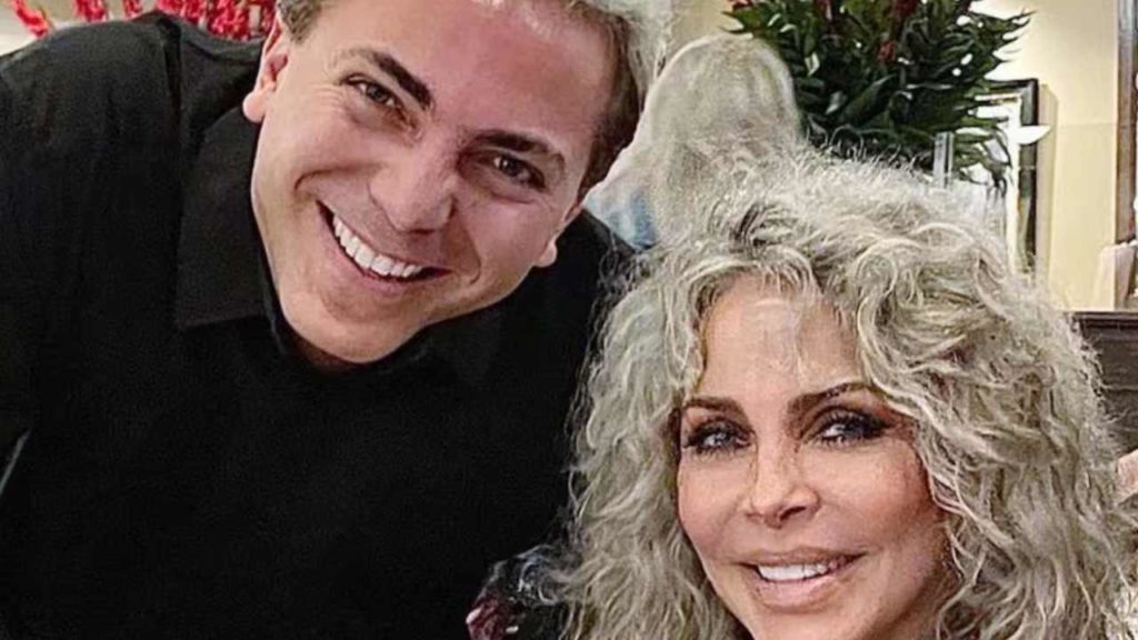 Cristian Castro encuentra refugio en su madre tras una dolorosa separación