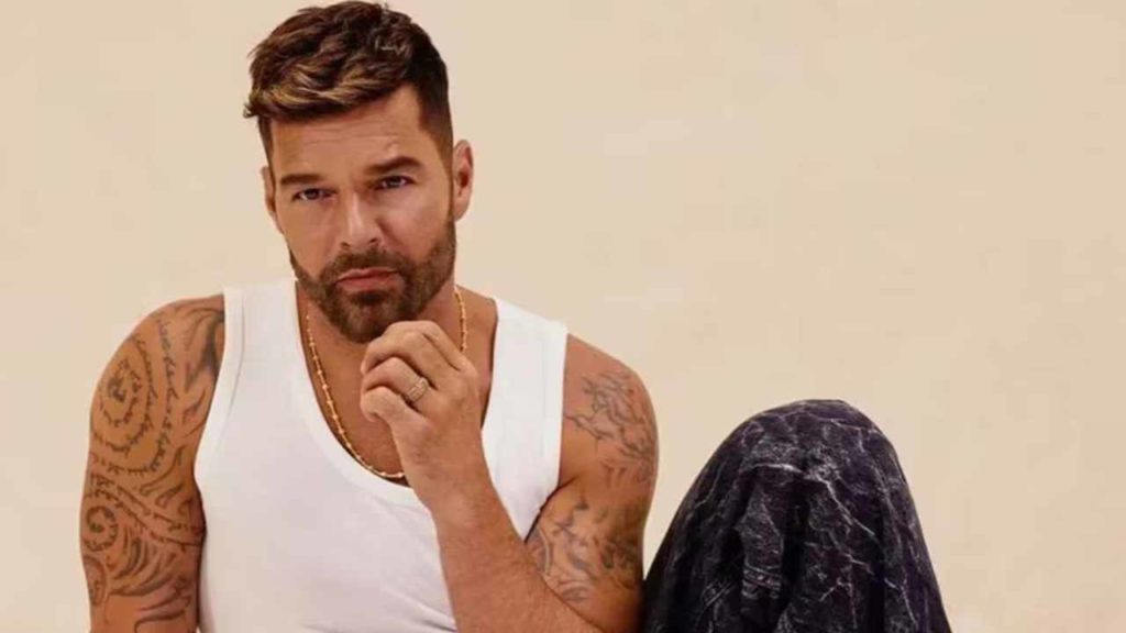 Ricky Martin recibe críticas por su apariencia: Fans lo defienden con pasión
