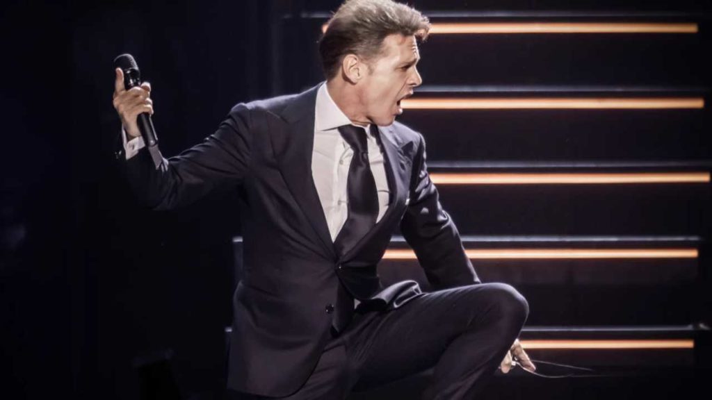 Luis Miguel desata polémica en Madrid por presuntos desplantes al público